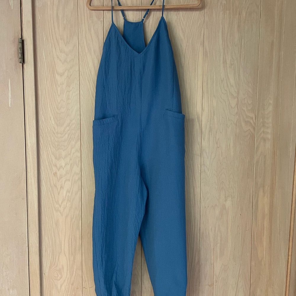 Cupshe Teal Blue V-Neck Textured Spaghetti-Strap Jumpsuit
